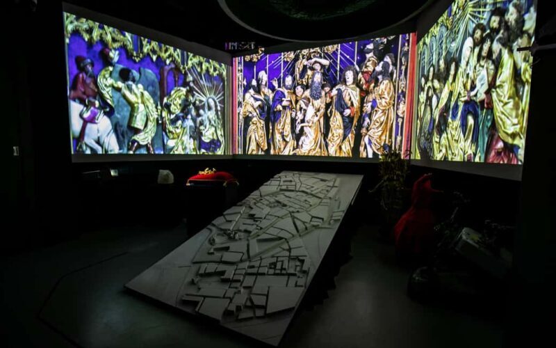 Krakow: Legends of Krakow Robot Show Entry Ticket - Key Points