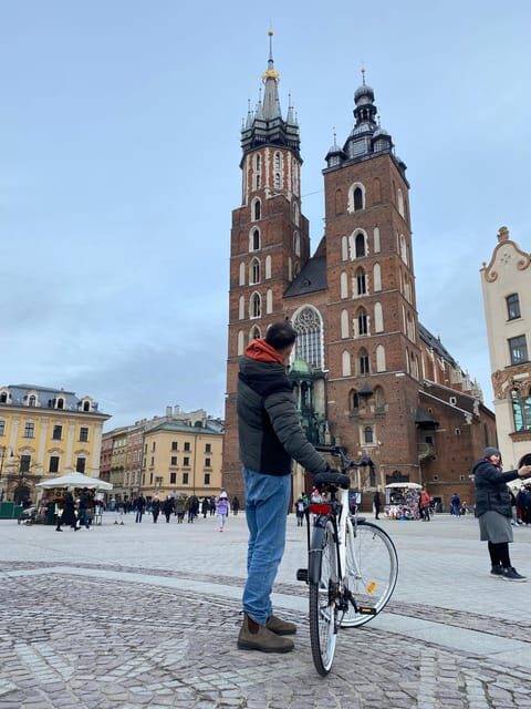 Krakow: Old Town and Kazimierz Guided Bike Tour - Key Points