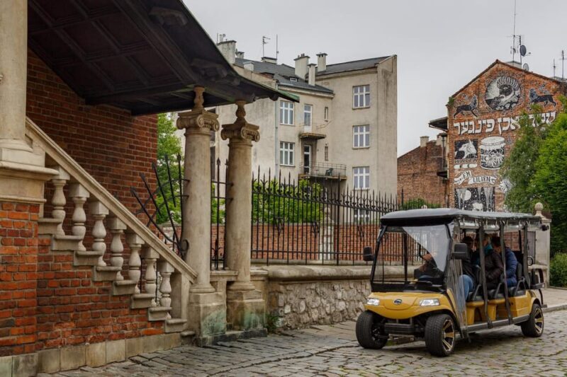 Krakow: Old Town and Wawel Castle Guided Golf Cart Tour - The Experience in Practice