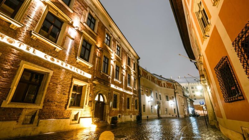 Krakow: Old Town Walking Tour - Key Points