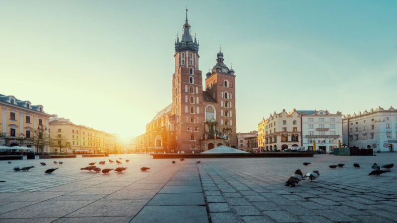 Krakow: Old Town Walking Tour - Deep Dive into the Old Town Walking Tour