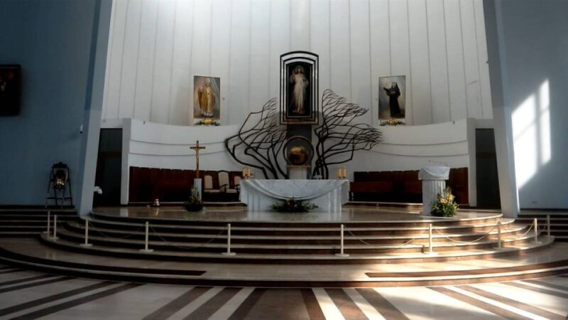 Krakow: Pope John Paul II Guided Tour with Home & Sanctuary - Diving Deeper: The Sanctuary of Divine Mercy