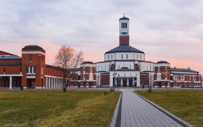 Krakow: Pope John Paul II Guided Tour with Home & Sanctuary - Who Should Consider This Tour?