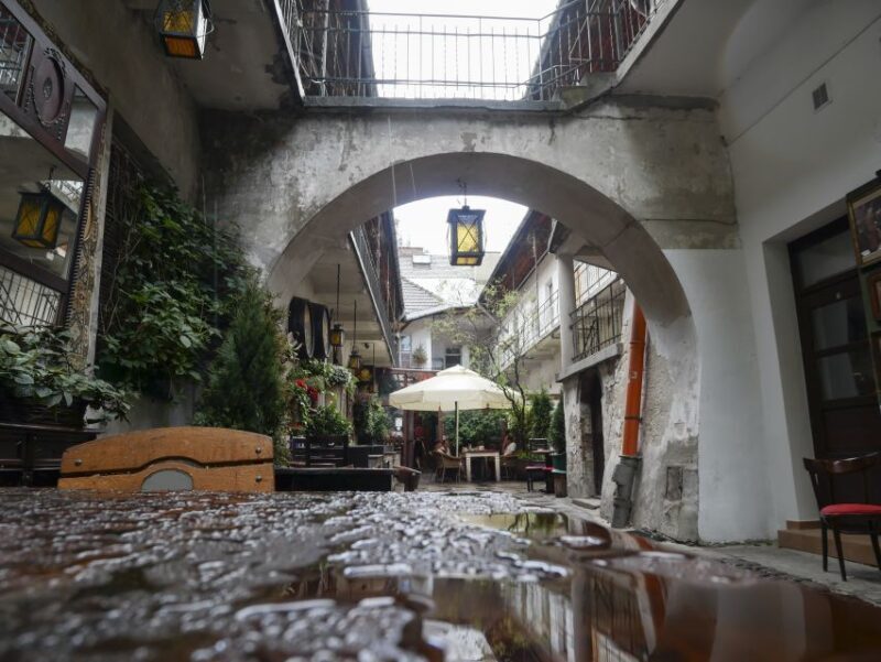 Krakow: Schindler's Factory & Kazimierz Jewish Quarter Tour - An In-Depth Look at the Tour Experience