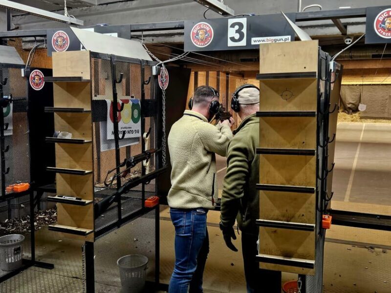 Krakow: Shooting range with hotel pickup - Krakow: Shooting Range with Hotel Pickup — A Practical and Exciting Experience
