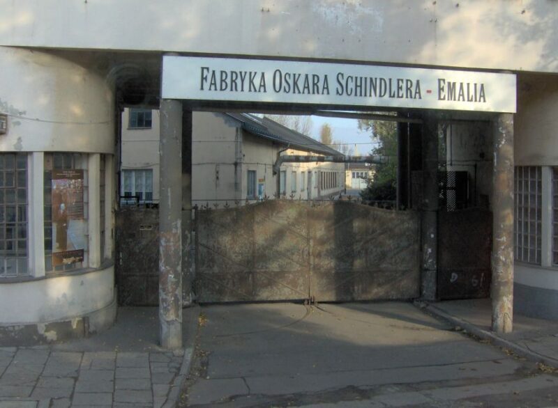 Krakow: Skip-the-line Oskar Schindlers Museum Private Tour - The Extended 4-Hour Experience: Beyond the Factory