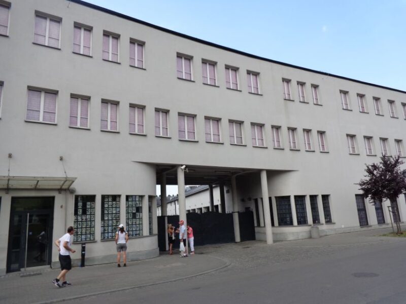 Krakow: Skip-the-line Oskar Schindlers Museum Private Tour - Authentic Experiences from Reviews