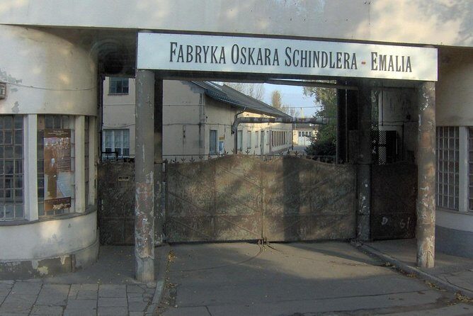 Krakow: Skip the line Oskar Schindlers Museum Private Tour - An In-Depth Look at the Tour Itinerary