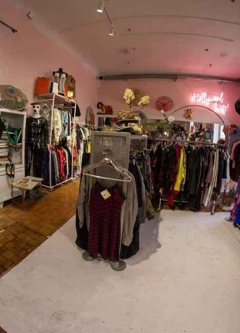Kraków: Vintage Shops Guided Tour - Why This Tour Works Well