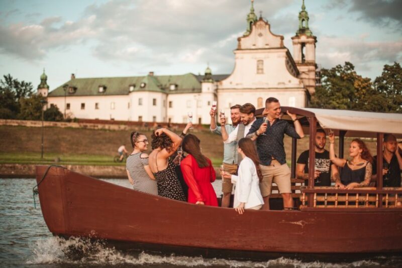 Krakow: Vistula Night Cruise by Gondola w/ Audio Commentary - FAQ