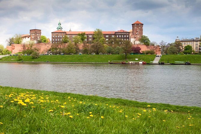 Krakow: Wawel Castle & Cathedral Guided Tour - Introduction