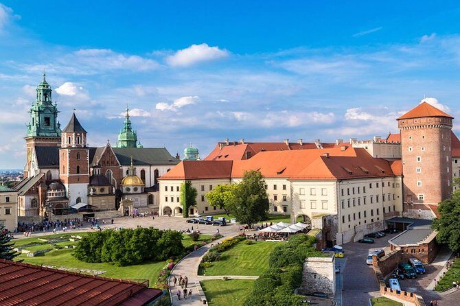 Krakow: Wawel Castle & Cathedral Guided Tour - Key Points