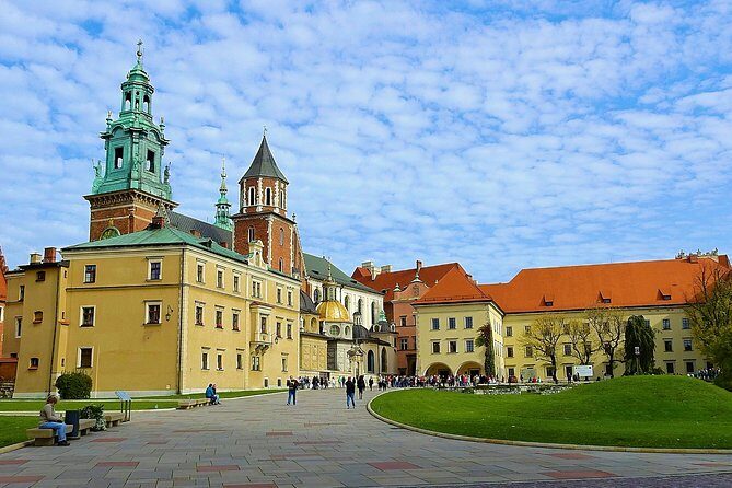 Krakow: Wawel Castle Guided Tour - Exploring the Itinerary in Detail