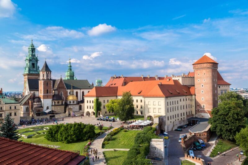 Krakow: Wawel Guided Tour with Lunch and River Cruise - Exploring Krakow’s Wawel: A Guided Tour with Lunch and River Cruise