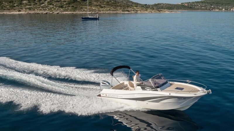Krk: Rent a Boat Atlantic 730 408kk - Practical Details Make Your Day Run Smoothly
