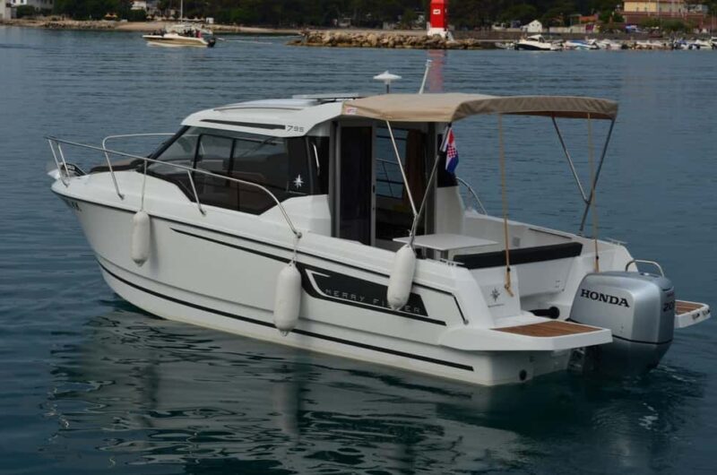 Krk: Rent a boat Merry Fisher 795 386kk - Key Points
