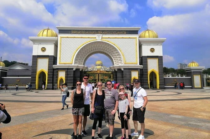 Kuala Lumpur 2 Nights Stay with City Tour & Airport Transfer - Who is this tour best for?