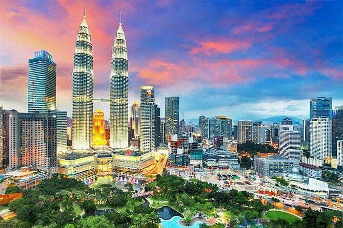 Kuala Lumpur Airport Transfers : Airport KUL to Kuala Lumpur in Business Car - A closer look at the transfer experience