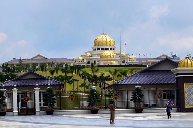 Kuala Lumpur Full Day City Tour with Petronas Twin Tower Tickets - The Itinerary Breakdown: What to Expect
