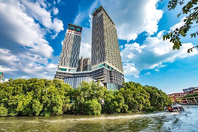 Kuala Lumpur > Melaka Tour > Kuala Lumpur Drop (Full Day Tour) - A Balanced Look at the Kuala Lumpur to Melaka Full-Day Tour