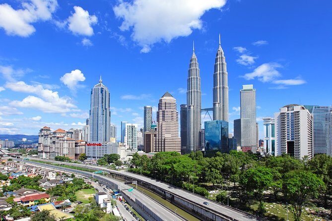 Kuala Lumpur Signatures with KL Tower & Petronas Twin Towers - Key Points