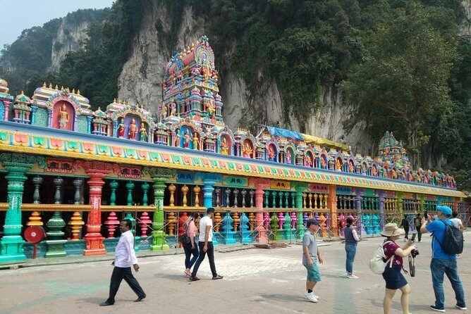 Kuala Lumpur Suburbs Batu Caves Half-Day Tour (SIC-Join In Tour) - An In-Depth Look at the Batu Caves Half-Day Tour