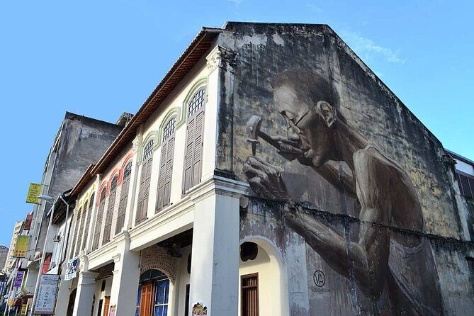 Kuala Lumpur's Nightlife Secrets and Street Food - A Deep Dive into the Experience