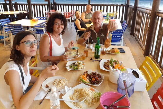Kuala Selangor Fireflies Tour with Grand Royal Palace and Dinner - Key Points