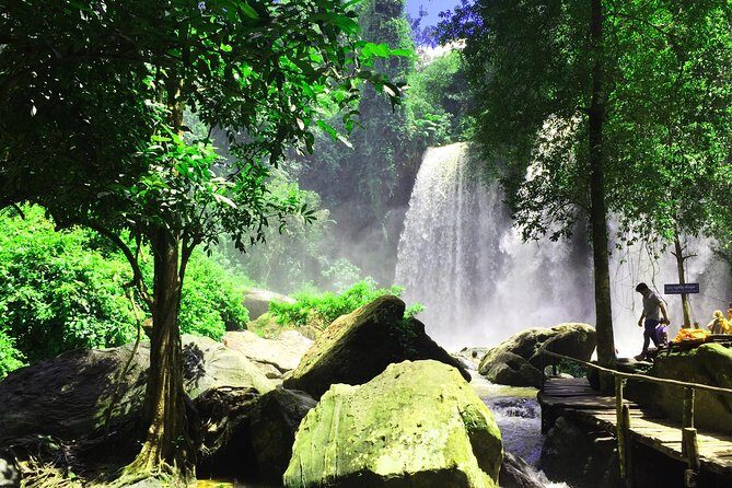 Kulen Mountain (Waterfall) & Kampong Phluk Floating Village Tour - Who Should Consider This Tour?