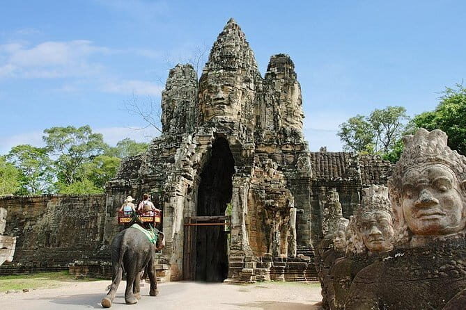 Kulen Waterfall and 1000 Lingas Small-Group Tour - Exploring the Sacred: Preah Ang Thom Pagoda