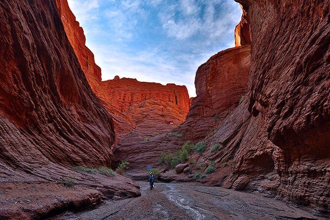 Kuqa Private Day Tour to Kizil Grottoes and Mystic Tianshan Grand Canyon - Heart of the Tour: Visiting the Kizil Thousand Buddha Caves