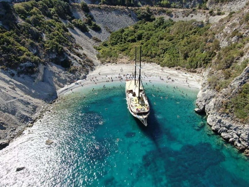 Kusadasi: Aegean Sea Boat Tour with Lunch - Onboard Activities and Atmosphere