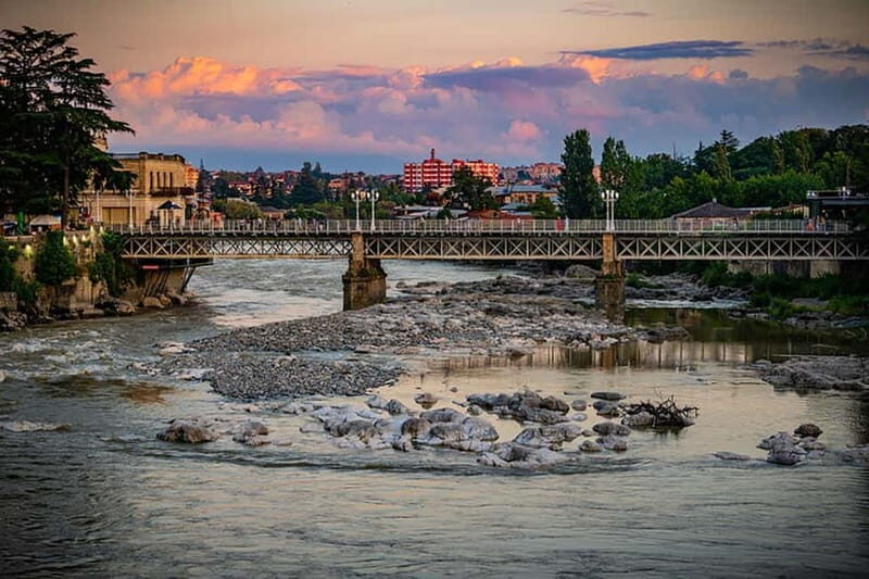 Kutaisi City Walking Tour + Free Wine Tasting - Key Points