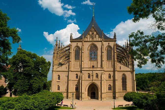 Kutna Hora Private day trip from Prague with lunch, admission and local treat - Key Points
