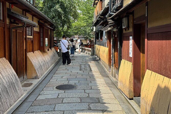 Kyoto: Half-Day Private Tour Gion Geisha Districts & Kiyomizu - Who Should Consider This Tour?