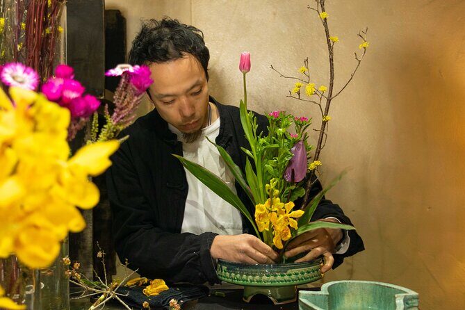 Kyoto Tea ceremony with Japanese Flower Arrangement Ikebana - Key Points