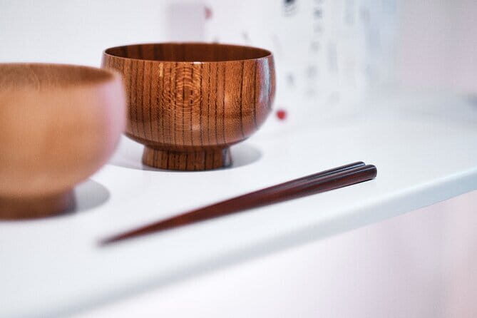 Kyoto Urushi Lacquer Factory Tour and Chopstick Making Experience - Key Points