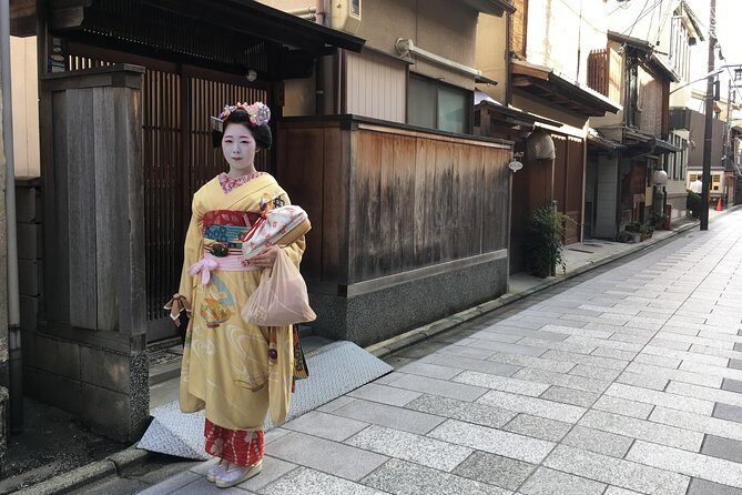 KYOTO's OLD TOWN of GION - A Detailed Look at the Kyoto Gion Tour