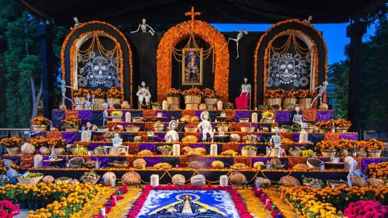 La Crucecita: Guided Day Of The Dead Festival Tour Mon Nov 2 - The Guides and Their Role