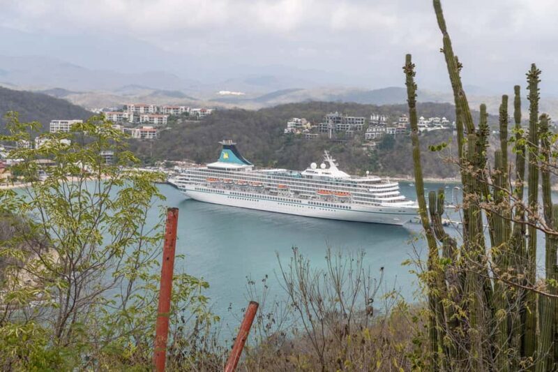 La Crucecita: Hiking and Snorkling/ Drinks and Fruits - Deep Dive into the Itinerary