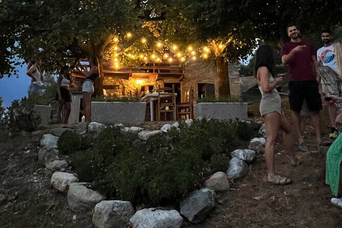 La 'Dolce Vita' Hike to Mountain House with Lake View Aperitivo - Who Should Consider This Tour?