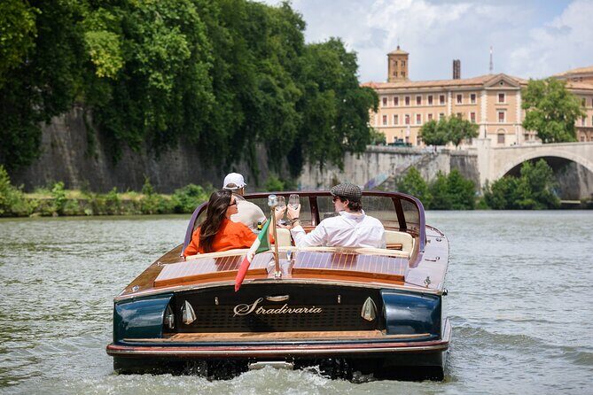 La Dolce Vita: Private Luxury Boat Ride in the Eternal City - FAQ