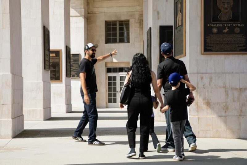 LA: Expo Park Space & Dinosaurs Tour with Cal Science Center - FAQ