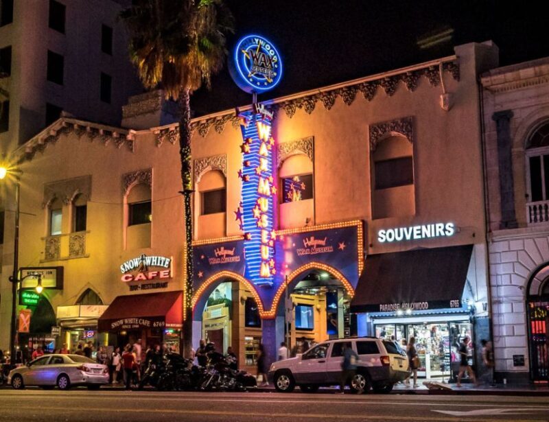 LA Ghosts Boos and Booze Haunted Pub Crawl - Paranormal Hotspots and Ghostly Encounters