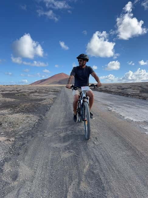 La Graciosa: Rent your ELECTRIC BIKE and explore the island at your own pace. - Who will love this tour?