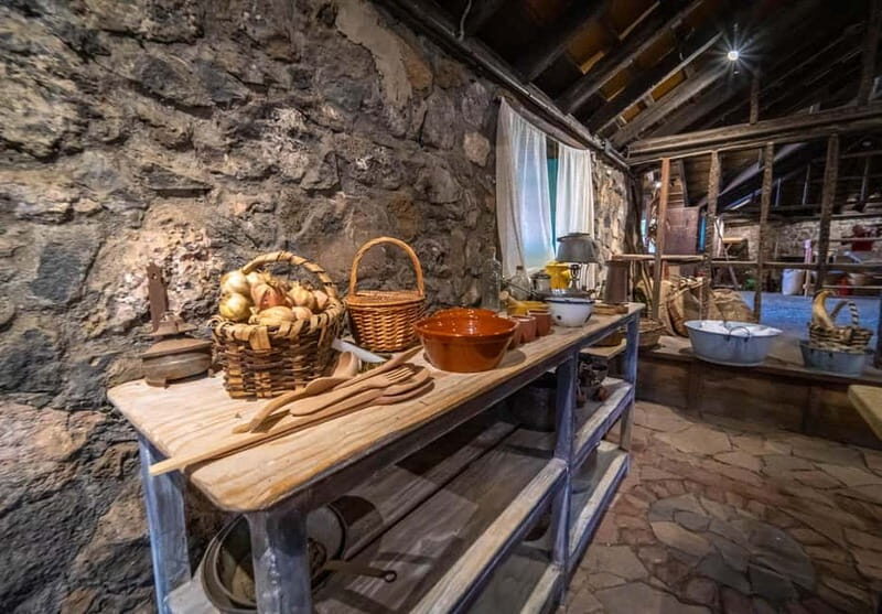 La Orotava:Casa de los Balcones & Molino del Hoyo Gofio Mill - FAQ