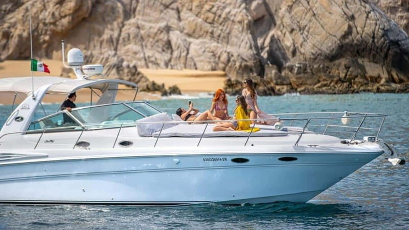 La Paz: Day Cruise & Snorkelling (w/sea lions) Food & Drinks - The Food and Drink: A Luxurious Touch