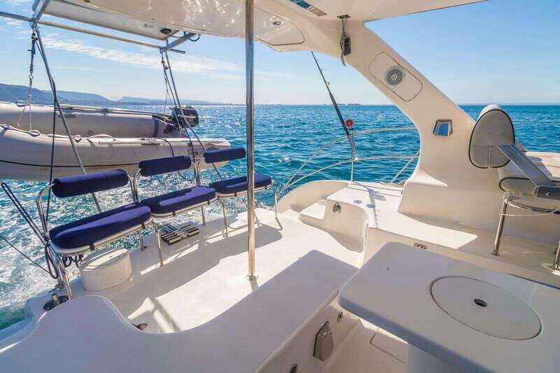 La Paz: Private catamaran to sloop with food and beverages included - Key Points