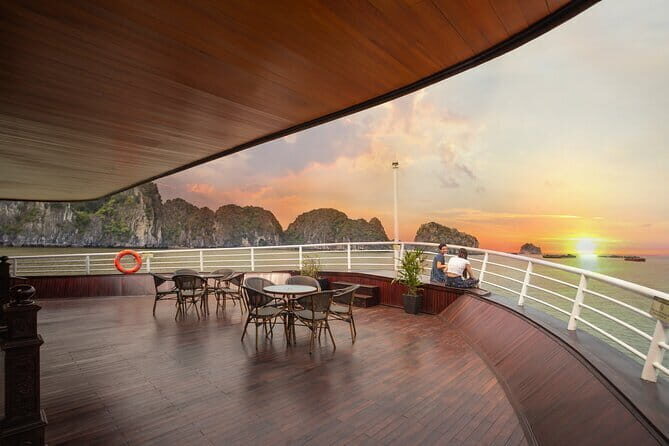 La Regina Overnight Cruise - Queen of The Bay - 2 Days 1 Night - Key Points
