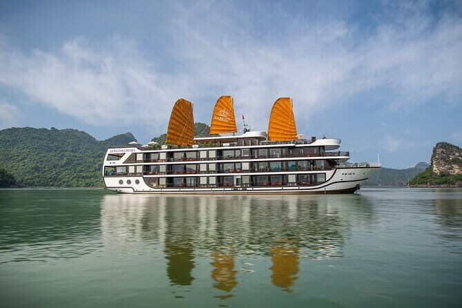La Regina Overnight Cruise - Queen of The Bay - 2 Days 1 Night - An In-Depth Look at the La Regina Legend Cruise Experience